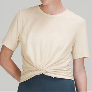 Lululemon Cresent tee